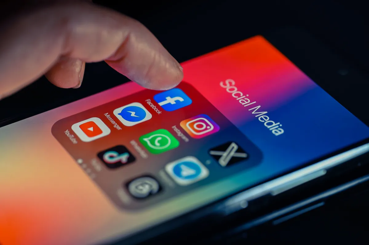 2025-ci ildə Sosial Media Fırıldaqları 2.1 Milyard Dollar Zərərə Səbəb Oldu