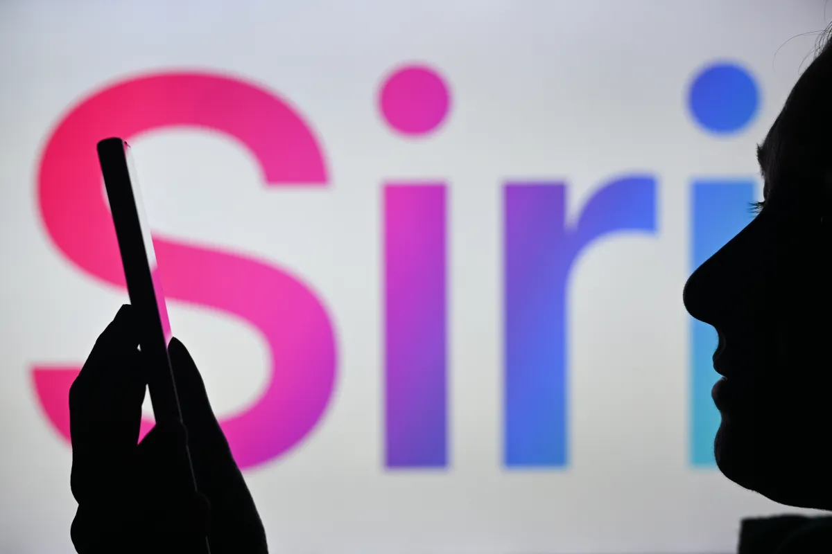 Apple Siri-yə Yeniliklər Gətirir: Avtomatik Mesaj Silmə Gəlir?