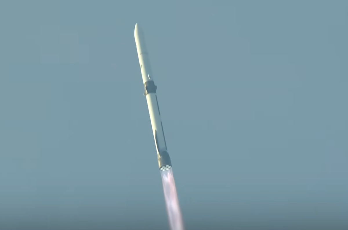 Blue Origin Tarix Yazan Yenidən İstifadə Edilən New Glenn Raketini Uğurla Uçurdu