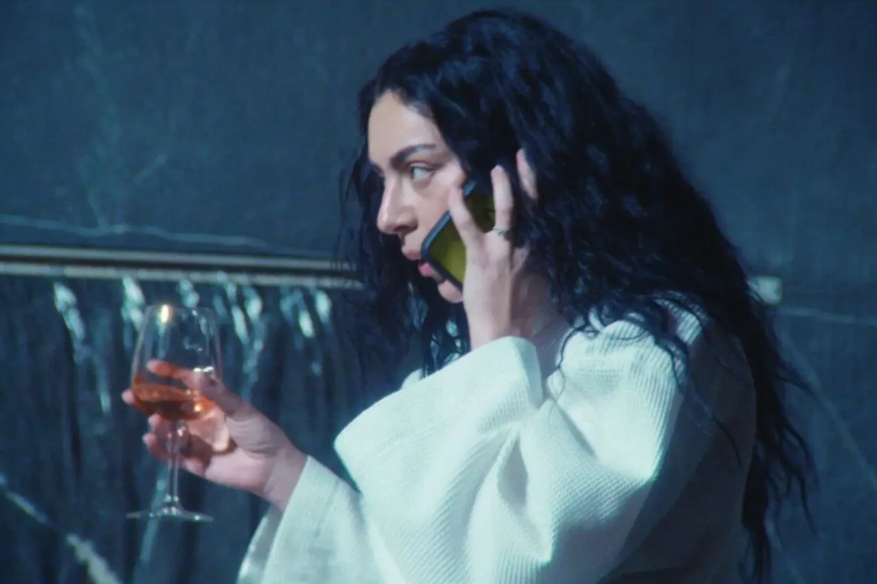 Charli XCX və Takashi Miike'nin 'Untitled Tokyo' Filmi