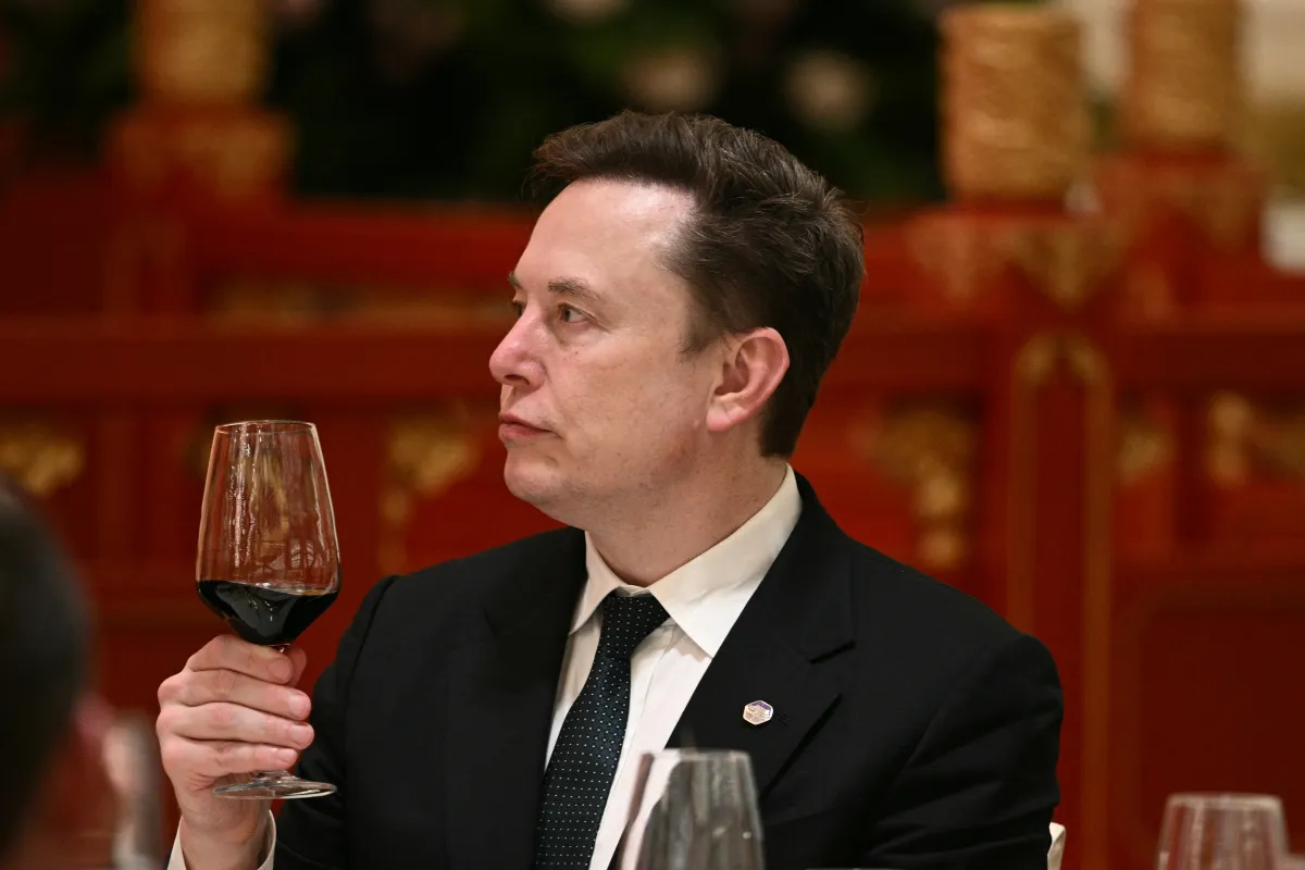 Elon Musk Günəş Enerjisindən İmtina Edir?