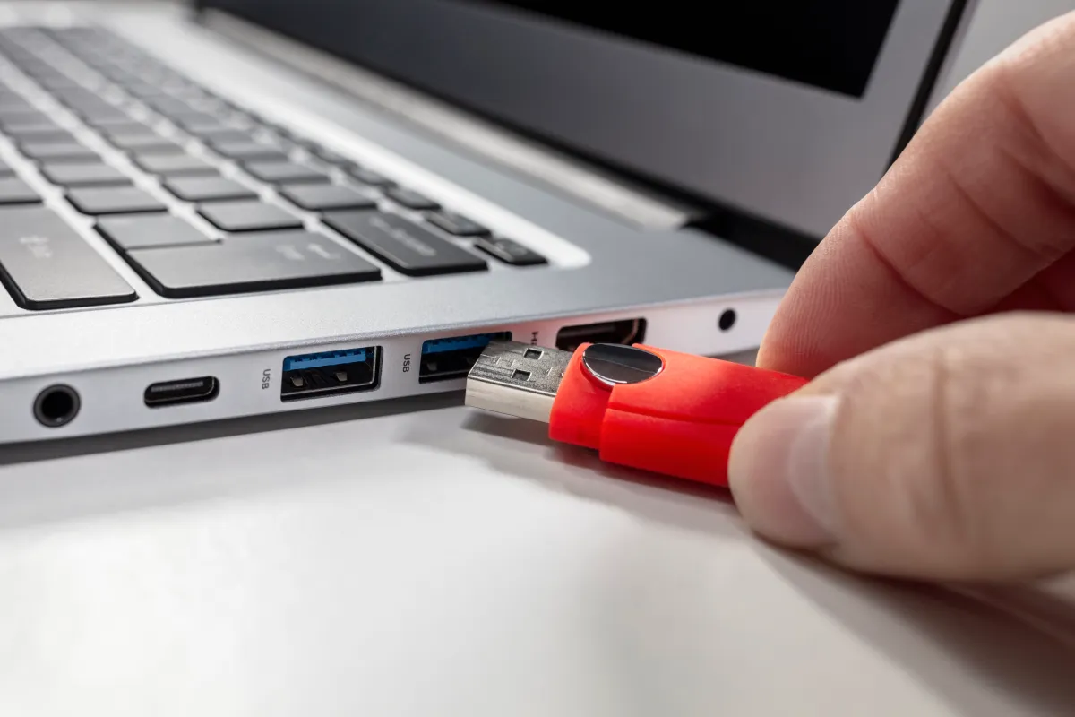 Google və FBI xəbərdarlıq edir: Ransomware qrupu qurbanları şəxsən hədəf alır