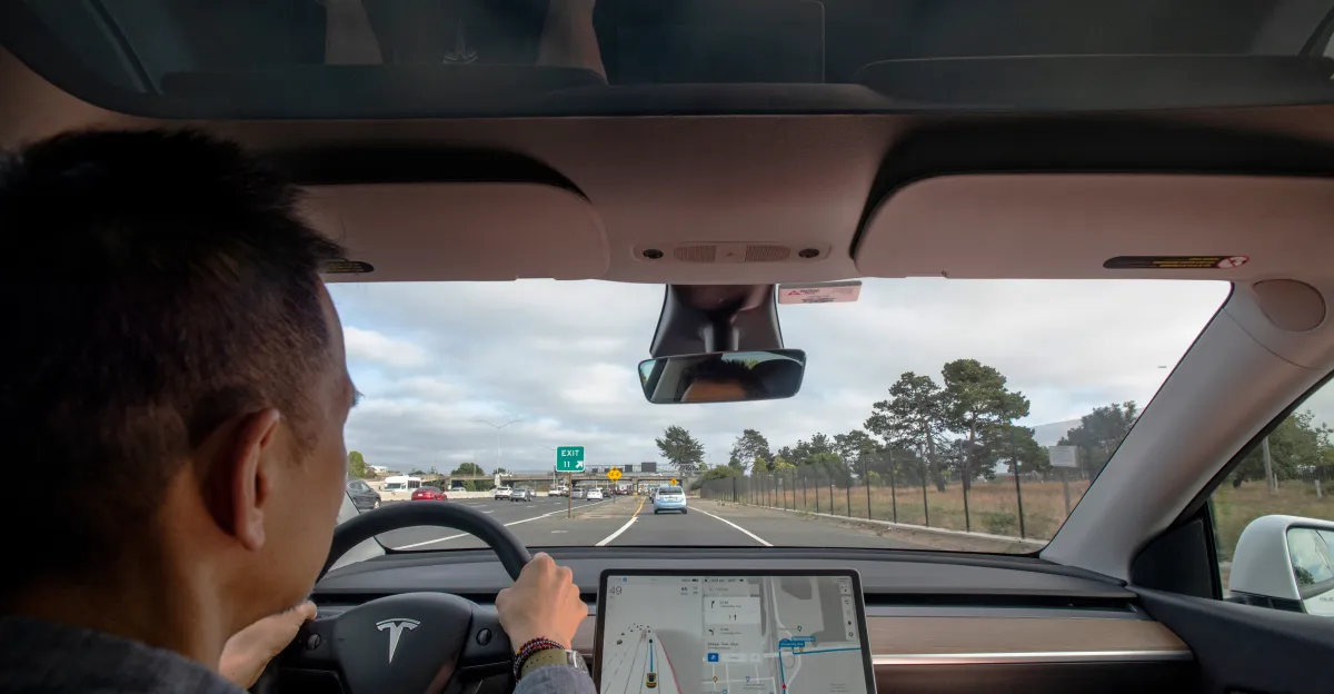 Hollandiyada Tesla-nın Tam Avtonom Sürmə Sisteminə İlk Təqdir