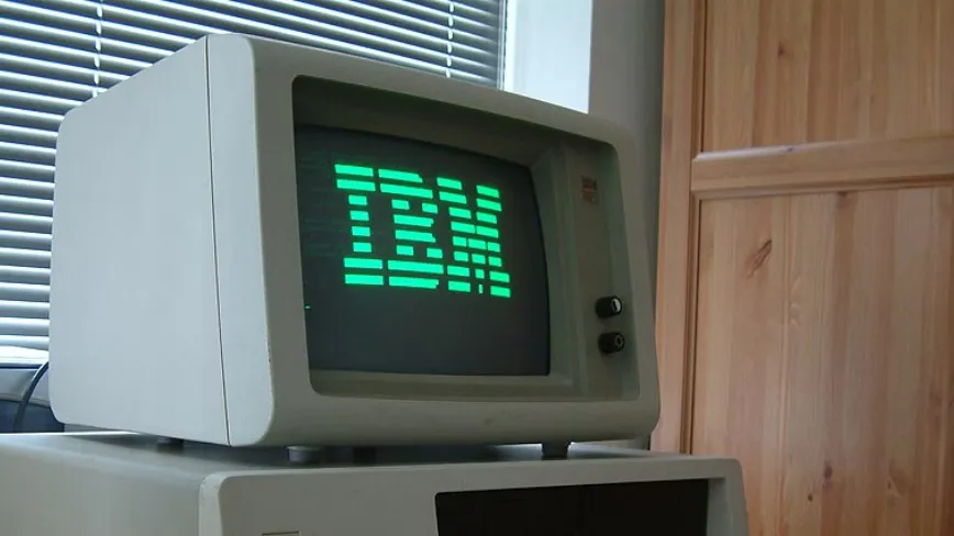IBM proqnozu endirdi: mainframe satışları 42% çökdü, AI təzyiqi artır