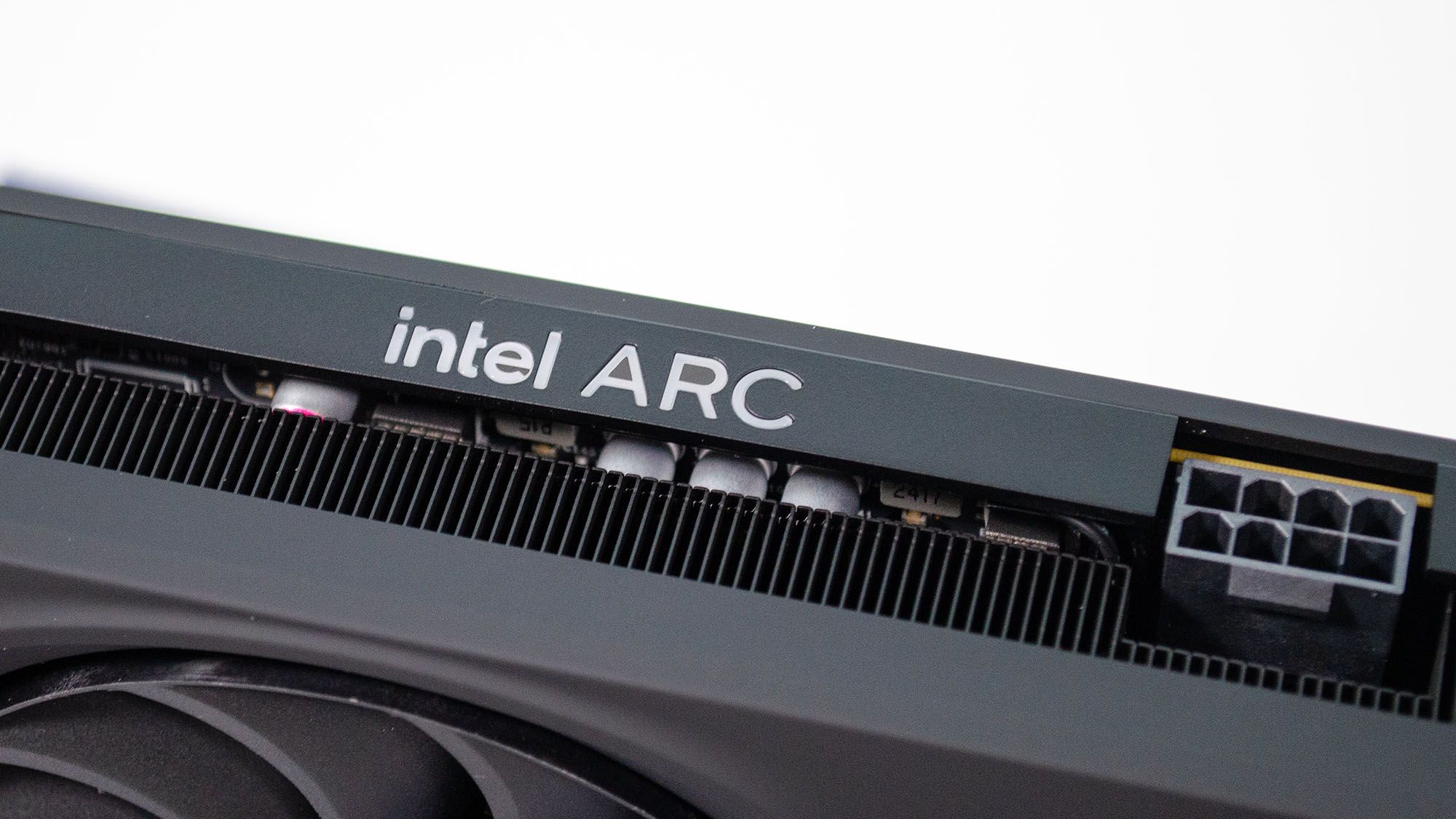 Intel, Arc GPU-lər üçün Yükləmə Sürətini Artırır