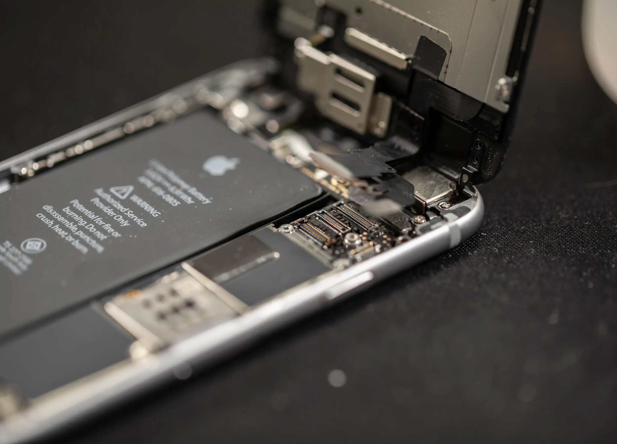 iPhone 18 Pro Batareya Dəyişimi Bahalaşdı: Niyə Və Nə Qədər?