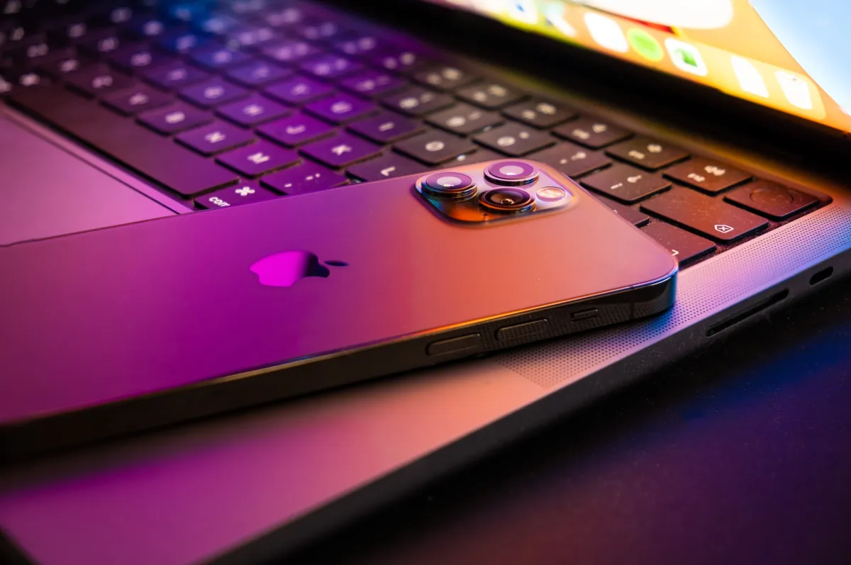 iPhone-ları hədəf alan hökumət hacking alətləri kibercinayətkarların əlində