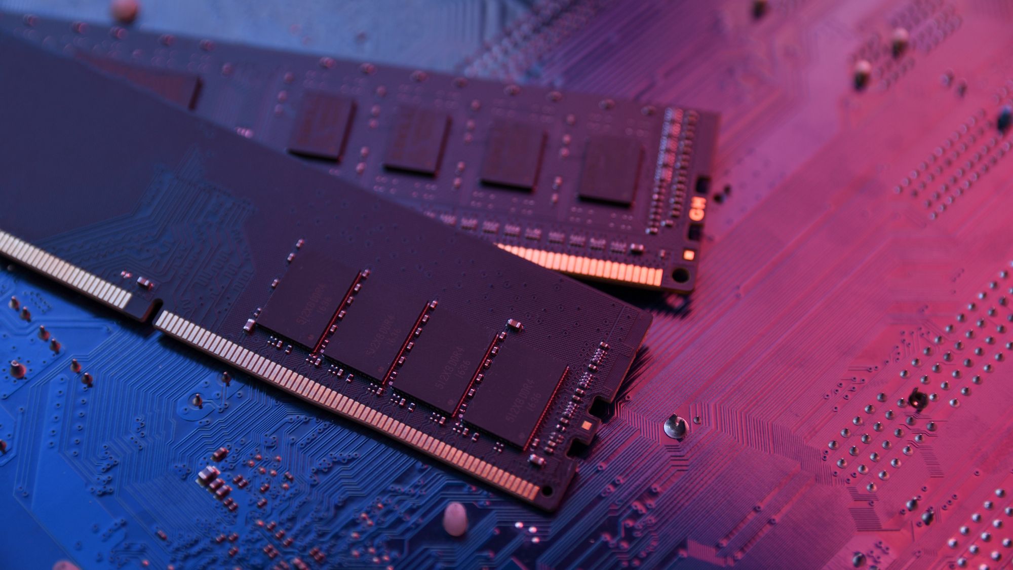 Keçmiş Samsung rəhbəri: RAM böhranı yaxın bir il ərzində bitə bilər