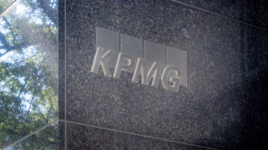 KPMG AI hesabatını geri çəkdi: UBS, NHS və digər qurumlar iddiaları təkzib etdi