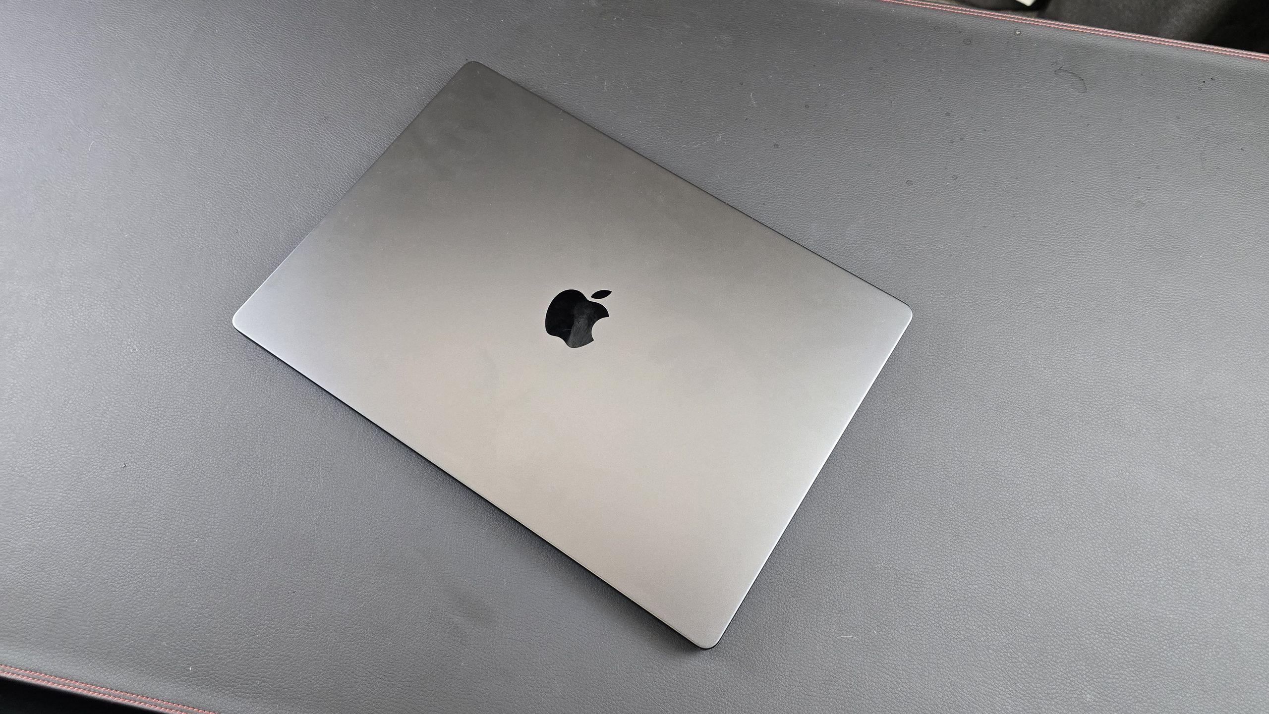 MacBook Pro M4 ilə Mac Pro M2: Hansı Mac Sizin Üçündür?