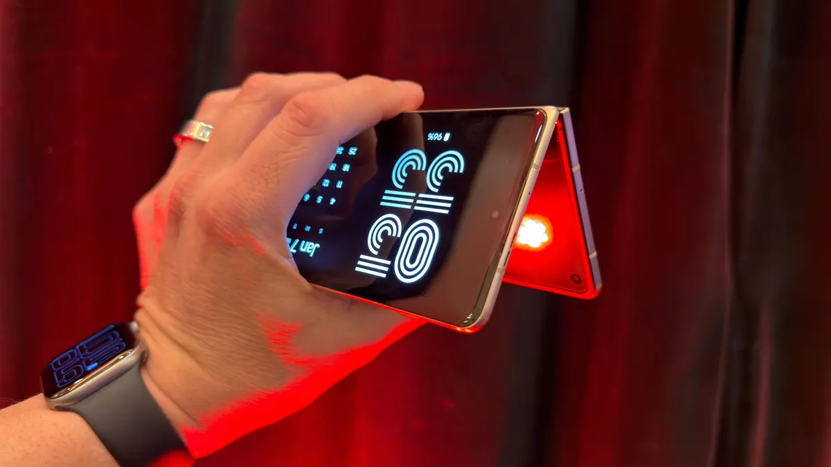 Motorola Razr Fold Qiyməti İngiltərədə Sızdırıldı