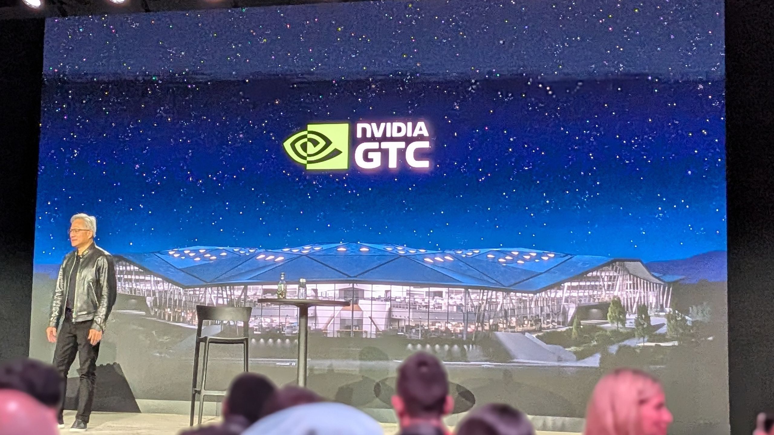 Nvidia CEO'su: Süni İntellekt İş Yaratacaq, İşləri Əldən Almayacaq