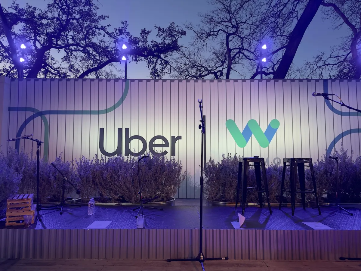 Robotaxi qaydaları uğrunda savaş qızışır: Uber və Waymo eyni tərəfdə qalmaya bilər
