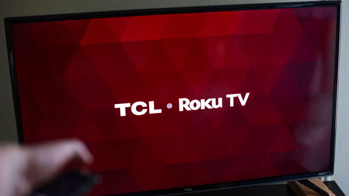 Roku və TCL Televizorlarını 'Kərpicləyən' Proqram Yeniləmələri Üzərində Dava Açılır