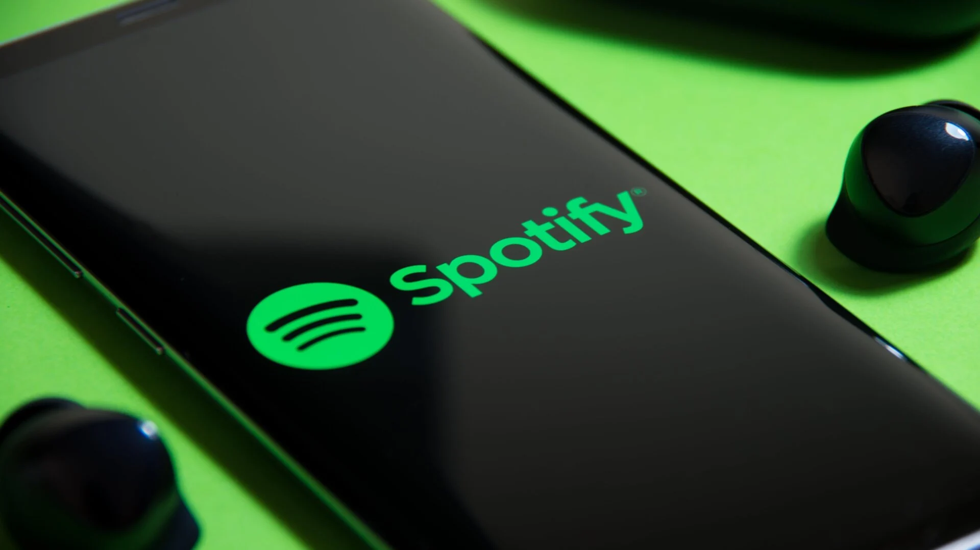 Spotify İncəsənətçiləri Yeni Təsdiq Sistemi ilə Tanıyacaq