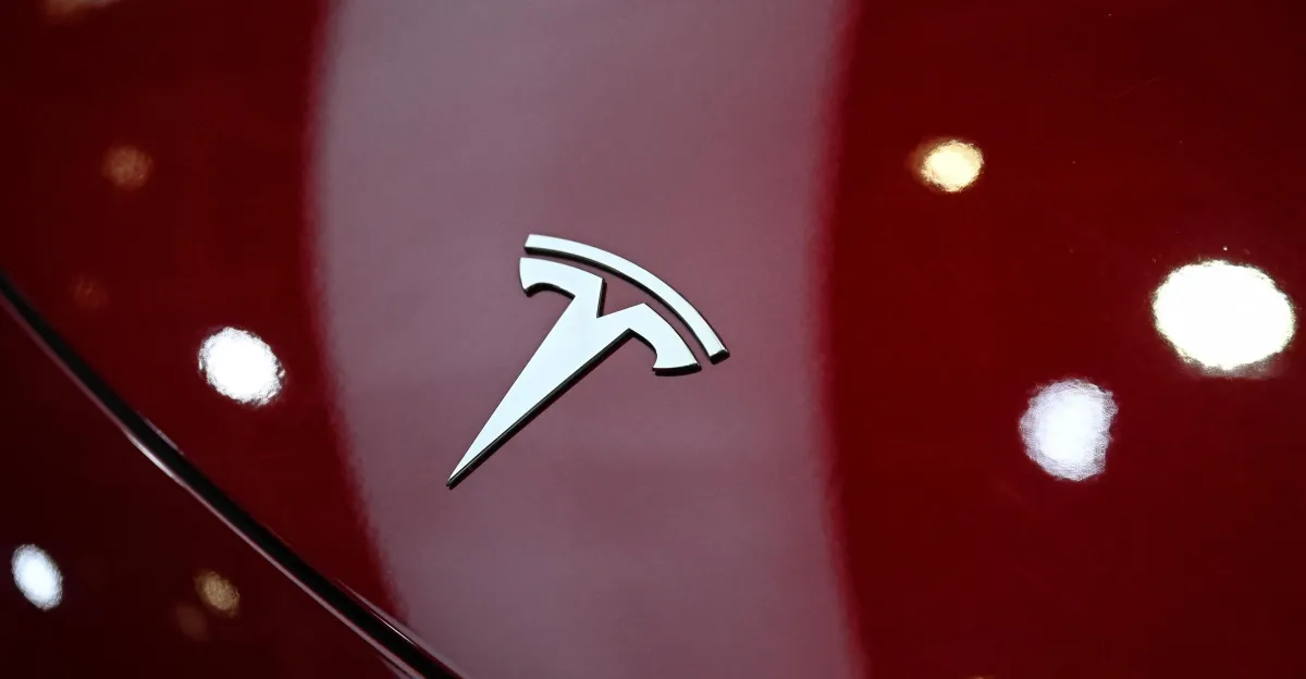 Tesla gəlirlərini artırır, amma mənfəət hələ də zəifdir: AI və robotlar şirkəti bahalı yola salır