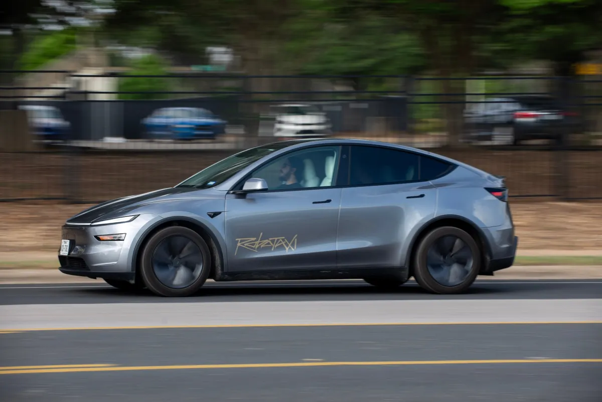 Tesla-nın Cybercab, Semi və Megapack planı gecikir: 2026 hədəfi artıq masada deyil