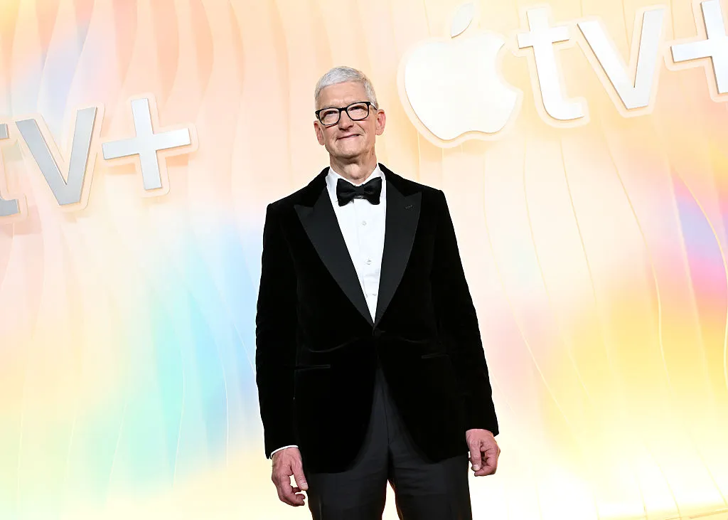 Tim Cook Apple CEO vəzifəsindən ayrılır: Yeni lider kim olacaq?