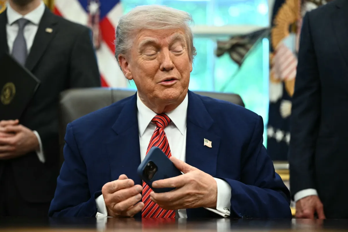 Trump Mobile Müştəri Məlumatlarını İnternetdə Yayıb!