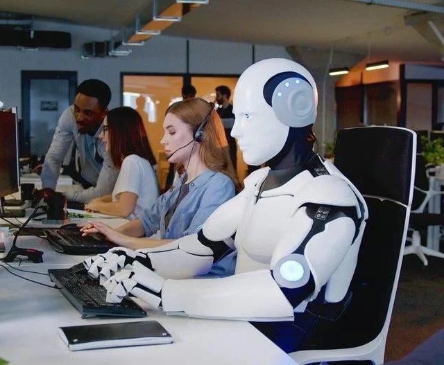 AI-dən Ən Çox Təsirlənən İşçilər Yenidən Uyğunlaşa Bilər