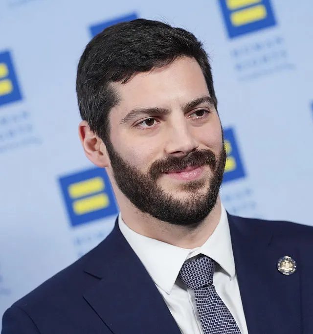 Anthropic Dəstəkləyici Qrupun AI Super PAC ilə Rəqabəti