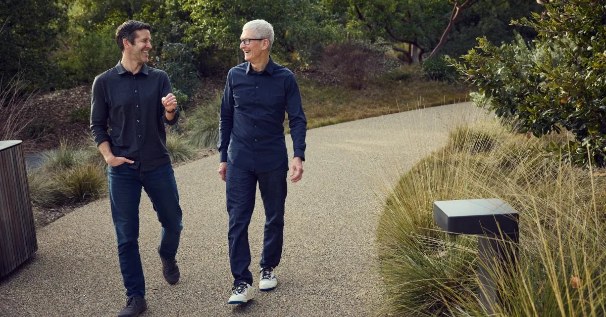 Apple-da Yeni Dövr: John Ternus Tim Cook-u CEO Vəzifəsində Əvəz Edir