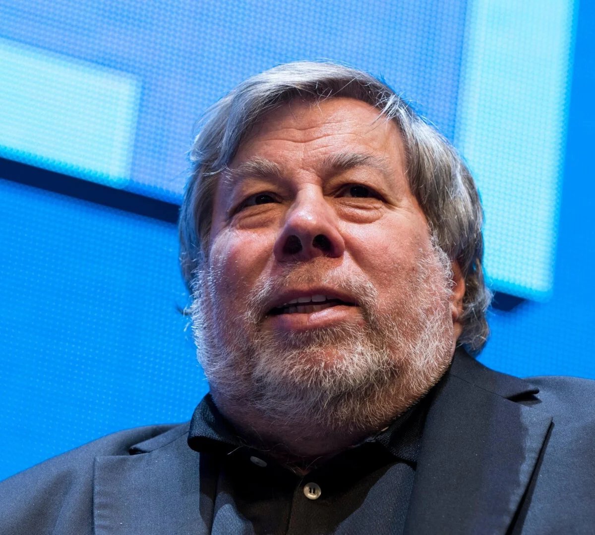 Apple-ın Həmtəsisçisi: Süni İntellekt İnsanları Əvəz Edə Bilməz