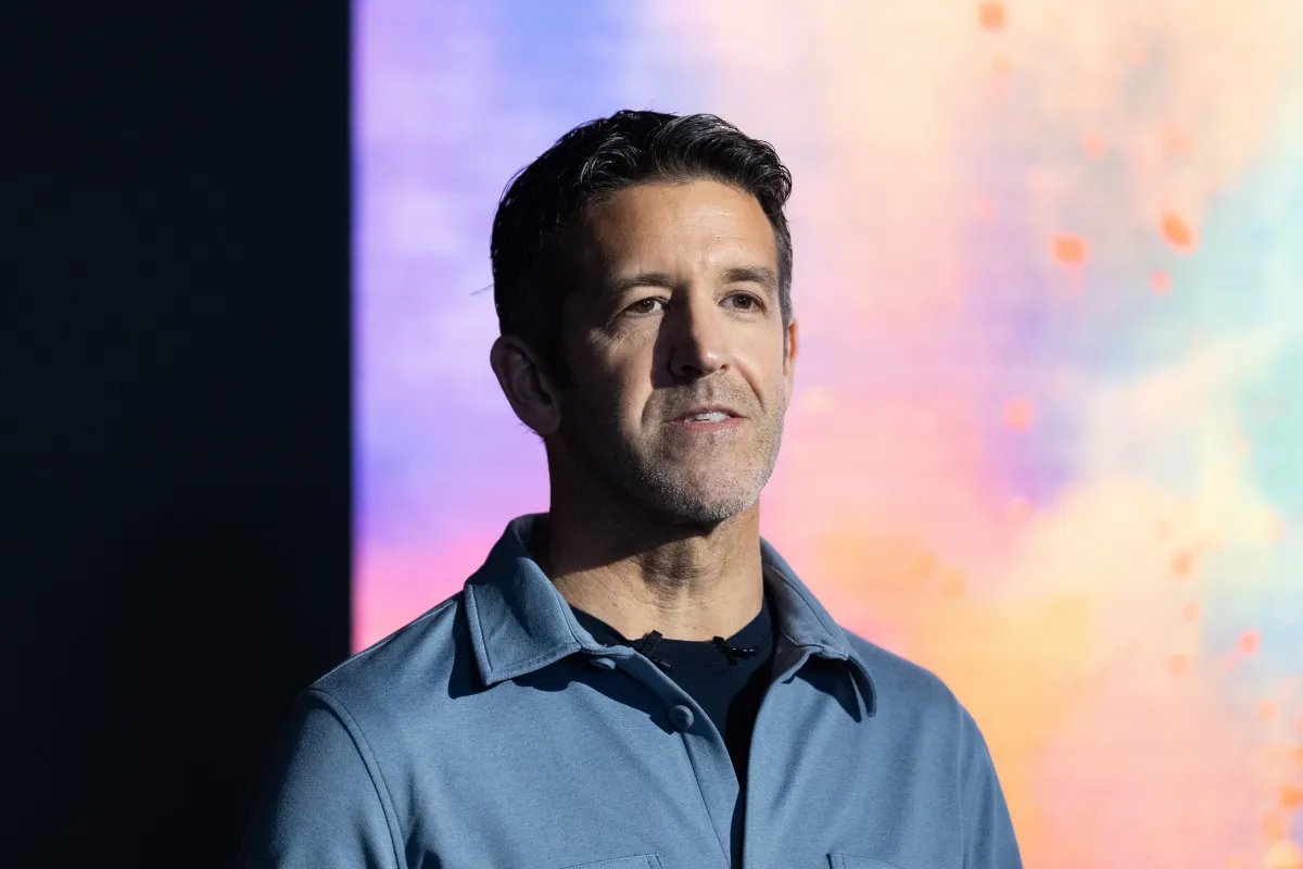 Apple-ın Yeni Dövrü: Ternusla Gələcək Cihaz Strategiyası