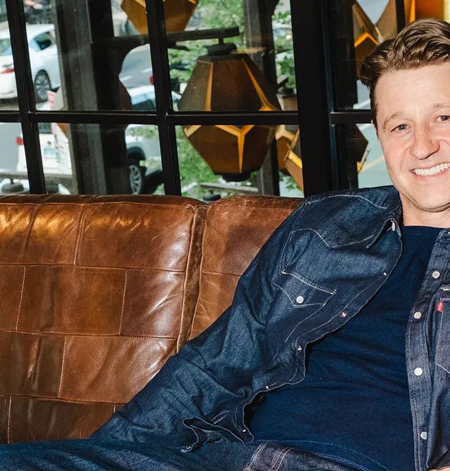 Ben McKenzie: Kripto Dünyasının Gizli Tərkibi Kişi Tənhalığıdır