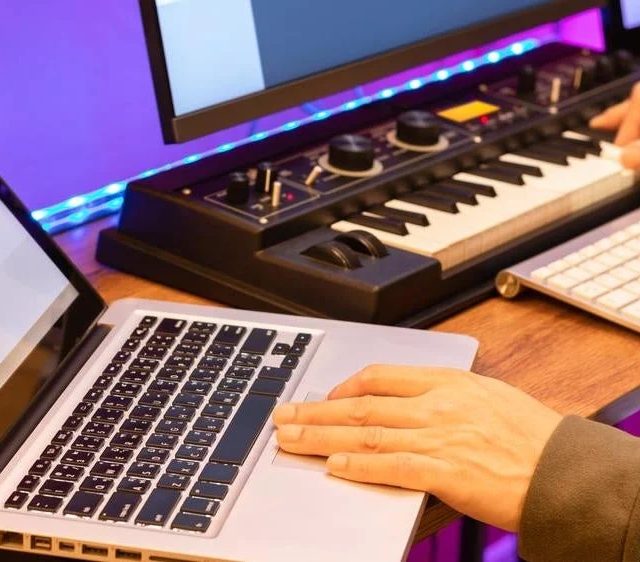 Berklee Musiqi Kolleci AI Kursu Təklif Edir, Tələbələr Narazıdır