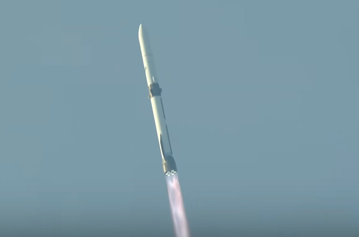 Blue Origin Tarix Yazan Yenidən İstifadə Edilən New Glenn Raketini Uğurla Uçurdu