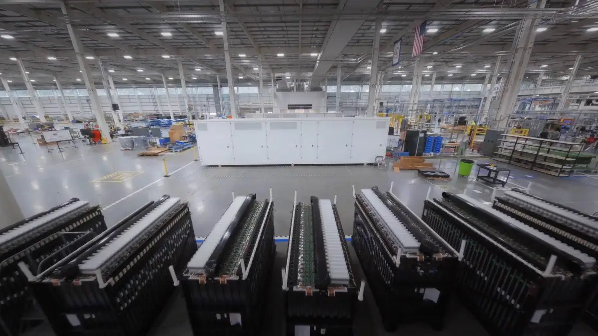 Crusoe Məlumat Mərkəzləri üçün Nəhəng Batareya Alışına Hazırlıq Görür