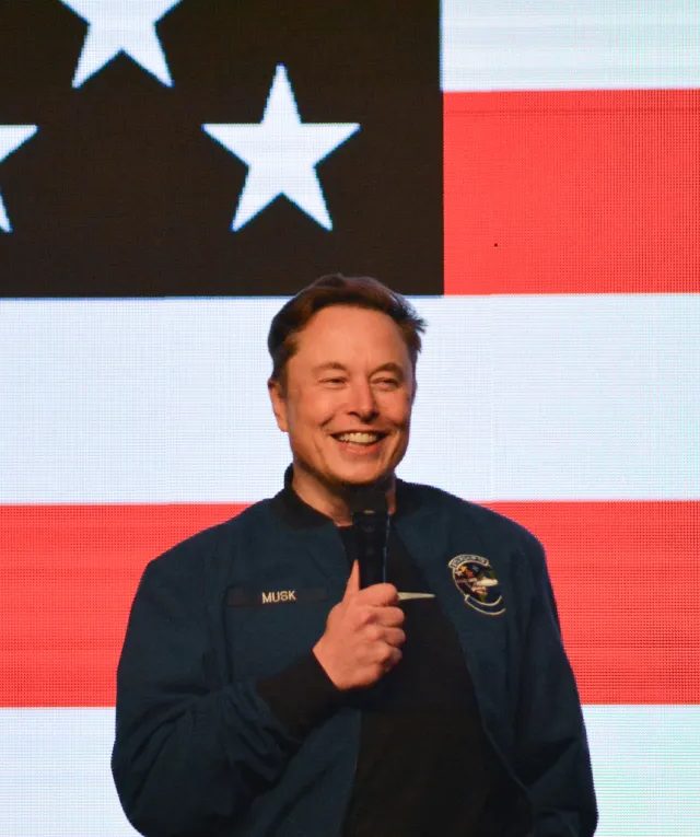 Elon Musk, SpaceX və Tesla üçün Çip İstehsalı Planlarını Açıqladı