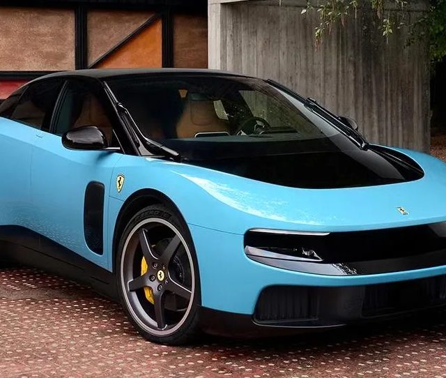 Ferrari-nin İlk Elektrikli Avtomobili: Jony Ive ilə Dizayn Möcüzəsi