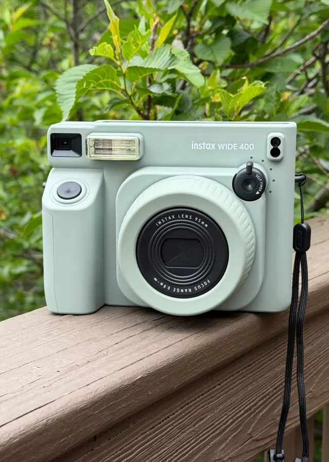 Fujifilm Instax Wide 400: Retro Kamera ilə Yeni Perspektivlər