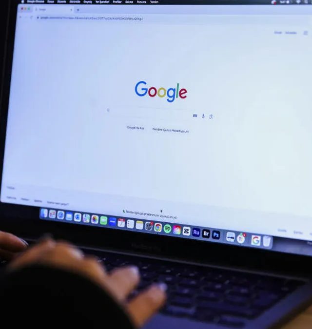 Google Arxa Düymə Aldatmağına Qarşı Hərəkətə Keçir