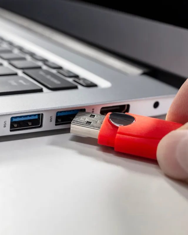 Google və FBI xəbərdarlıq edir: Ransomware qrupu qurbanları şəxsən hədəf alır