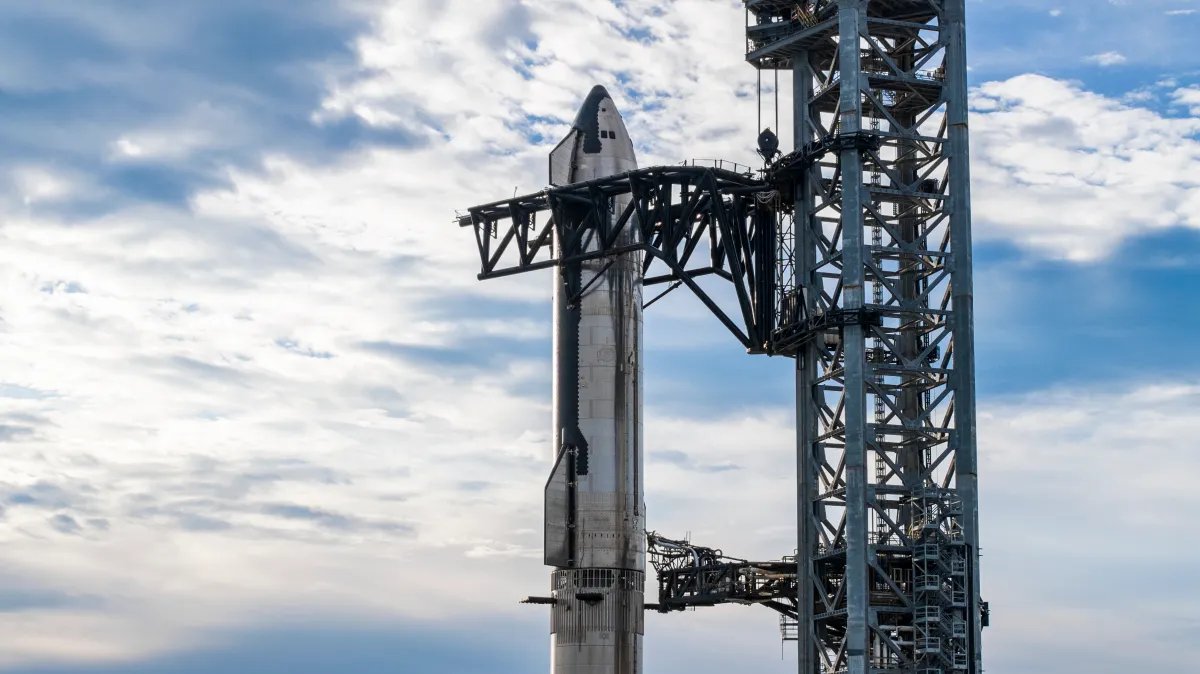 Google və SpaceX Kosmosda Verilənlər Mərkəzləri Qurmağa Hazırlaşır