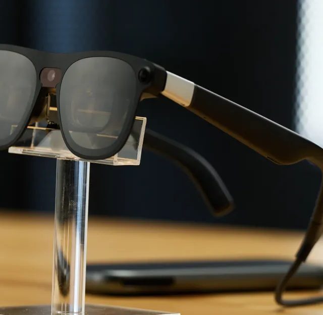 Gucci və Google-dan Lüks Ağıllı Eynəklər 2027-də Gəlir