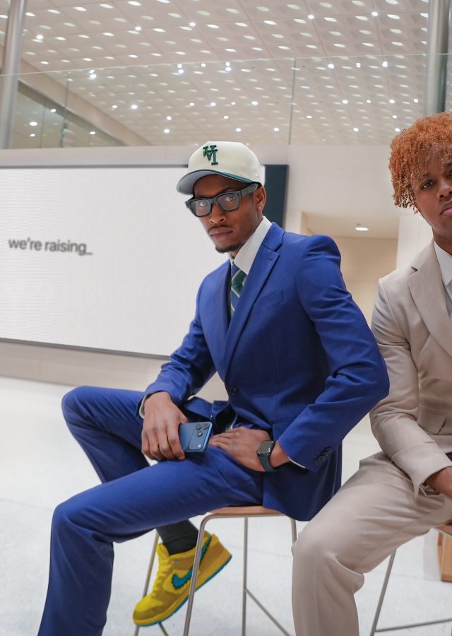 İki Tələbə iMessage-də Süni İntellekt Sosial Şəbəkə Qurur