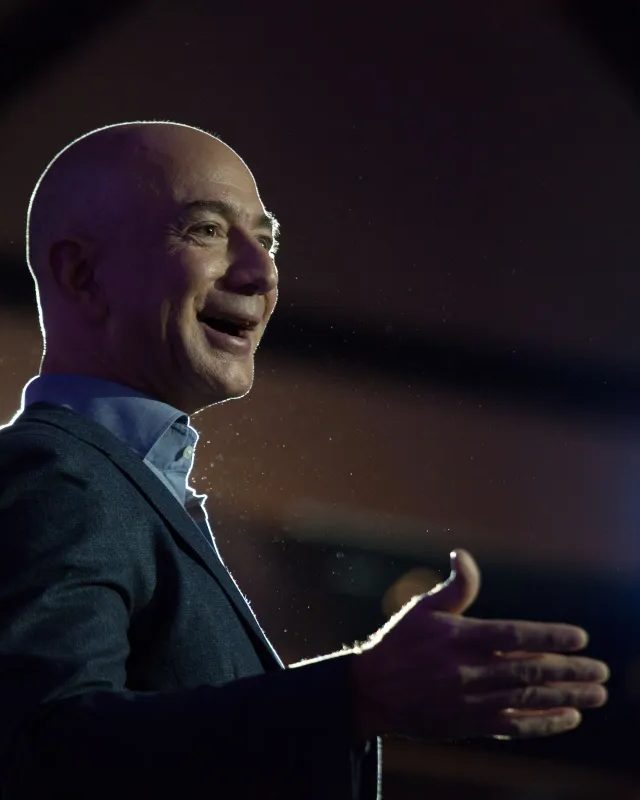 Jeff Bezos Köhnə Sənaye Şirkətlərini AI ilə Dəyişdirmək Üçün 100 Milyard Dollar Axtarır