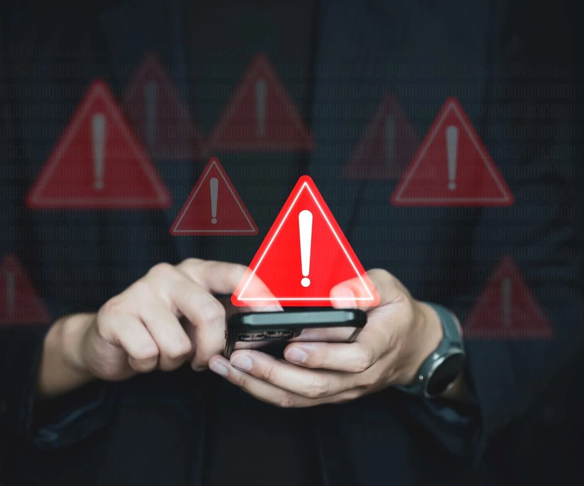 Kanadada üç nəfər SMS Blaster fırıldağında həbs edildi