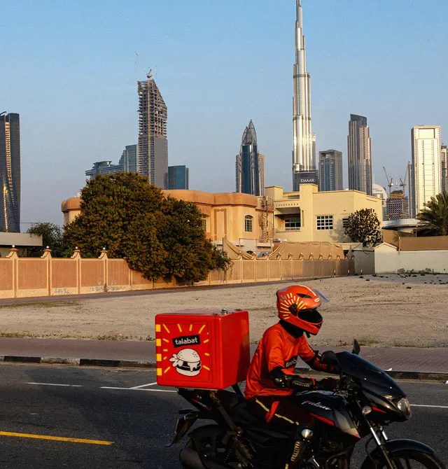 Körfəz Bölgəsində Raket Hücumlarına Baxmayaraq Çatdırılma Xidmətləri Davam Edir