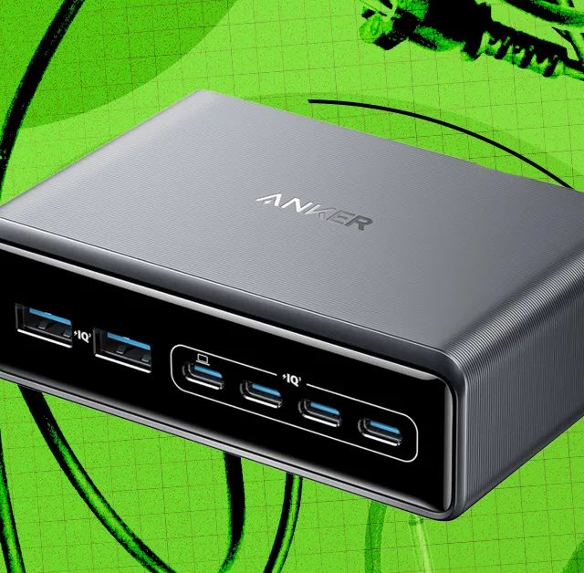 Masanın Ətrafında Kabel Karmasını Necə İdarə Etmək olar