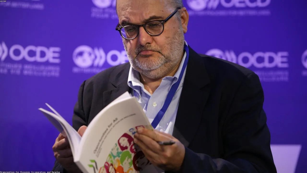 McKinsey pulsuz AI aləti ilə müsahibə hazırlığını dəyişir