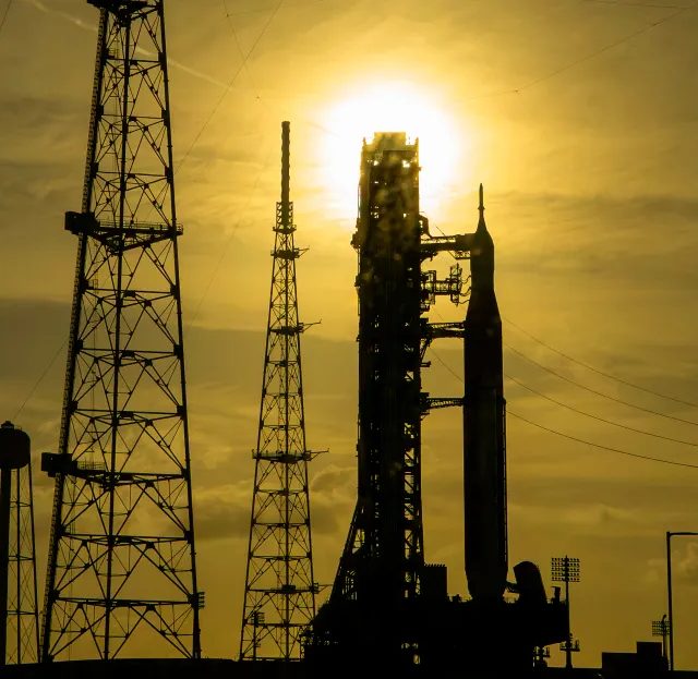 NASA-nın Artemis Ay Bazası Layihəsinin Hüquqi Çağırışları