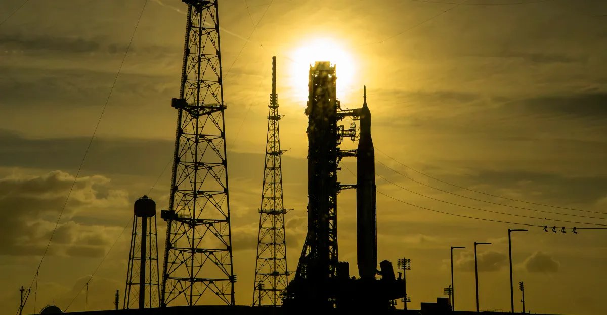 NASA-nın Artemis Ay Bazası Layihəsinin Hüquqi Çağırışları