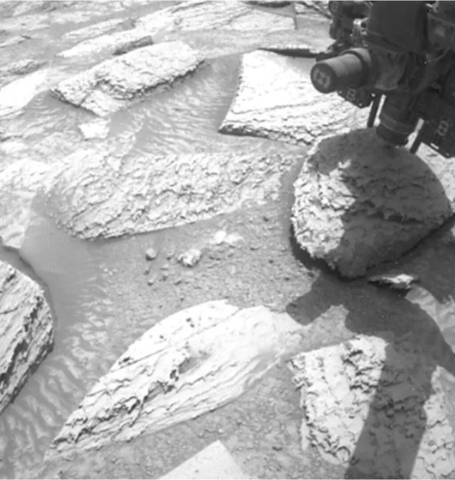 NASA-nın Curiosity Mars Roveri Qaya İçində Çıxılmazda Qaldı: Özünü Necə Azad Etdi?