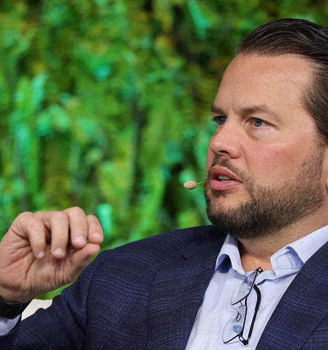 Pinterest CEO-dan ÇAĞIRI: Sosial Mediya 16 Yaşdan Aşağı Üçün Qadağan Edilsin