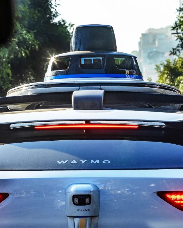 Robotaksi Şirkətləri AV-lərini Uzaqdan Nəzarətə Etmələri Haqqında Sükut Edir